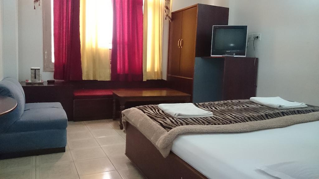Hotel Maharaja Катра Номер фото